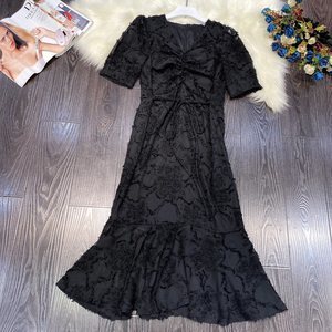 【礼服设计工艺图片】近期239组礼服设计工艺图片合集